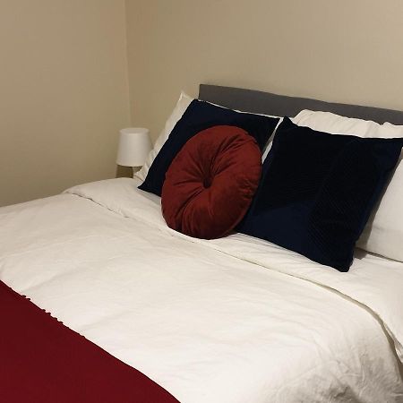 לונדון 2 Bedroom Lovely Apartment In Woolwich מראה חיצוני תמונה