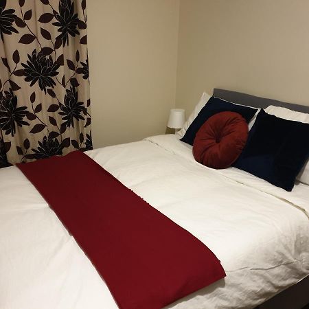 לונדון 2 Bedroom Lovely Apartment In Woolwich מראה חיצוני תמונה