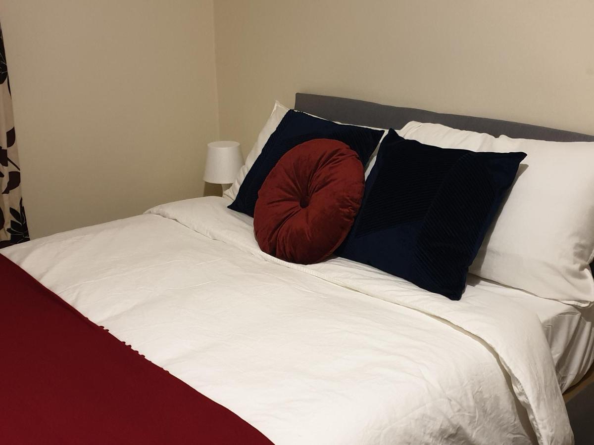 לונדון 2 Bedroom Lovely Apartment In Woolwich מראה חיצוני תמונה