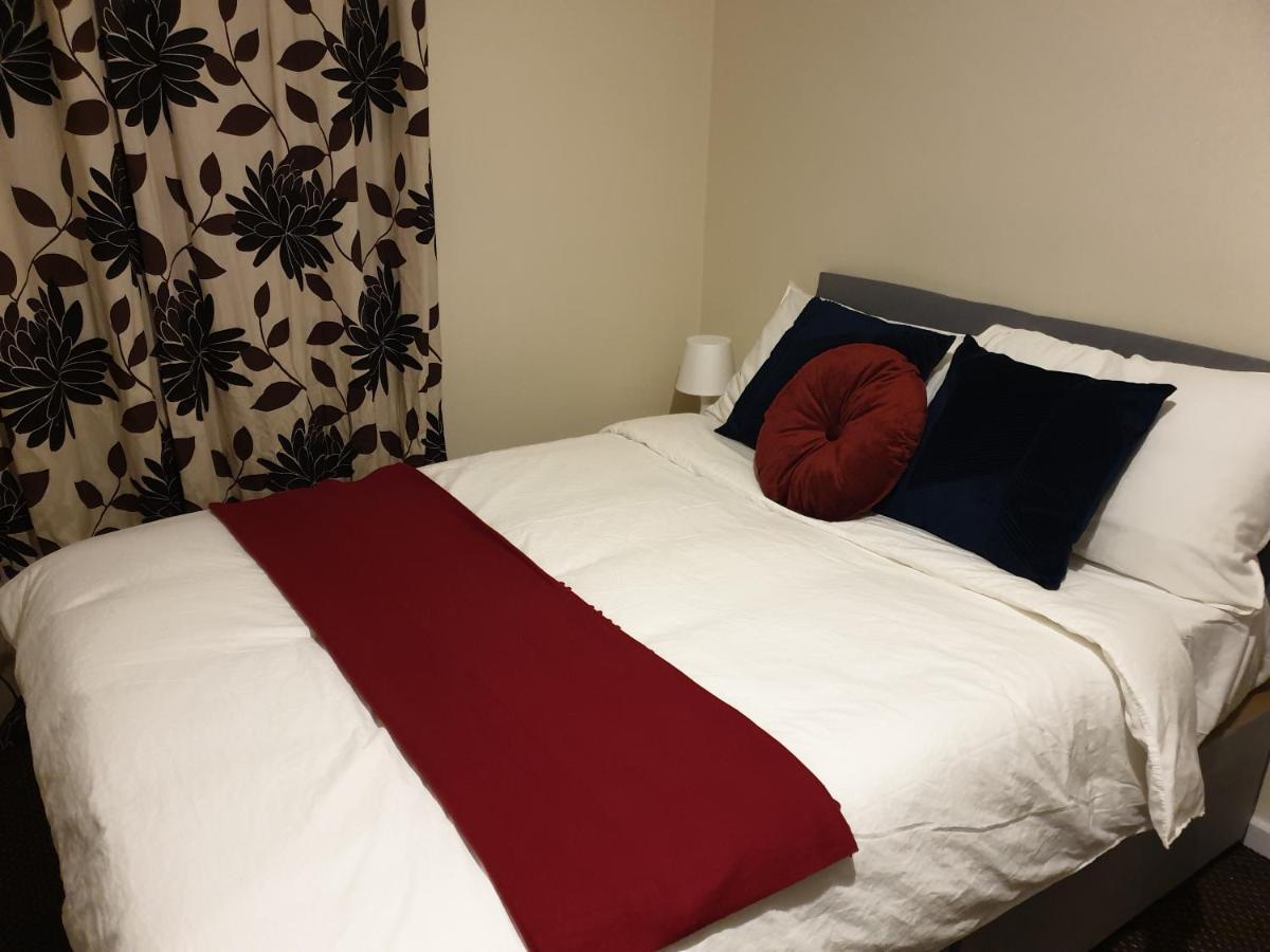 לונדון 2 Bedroom Lovely Apartment In Woolwich מראה חיצוני תמונה