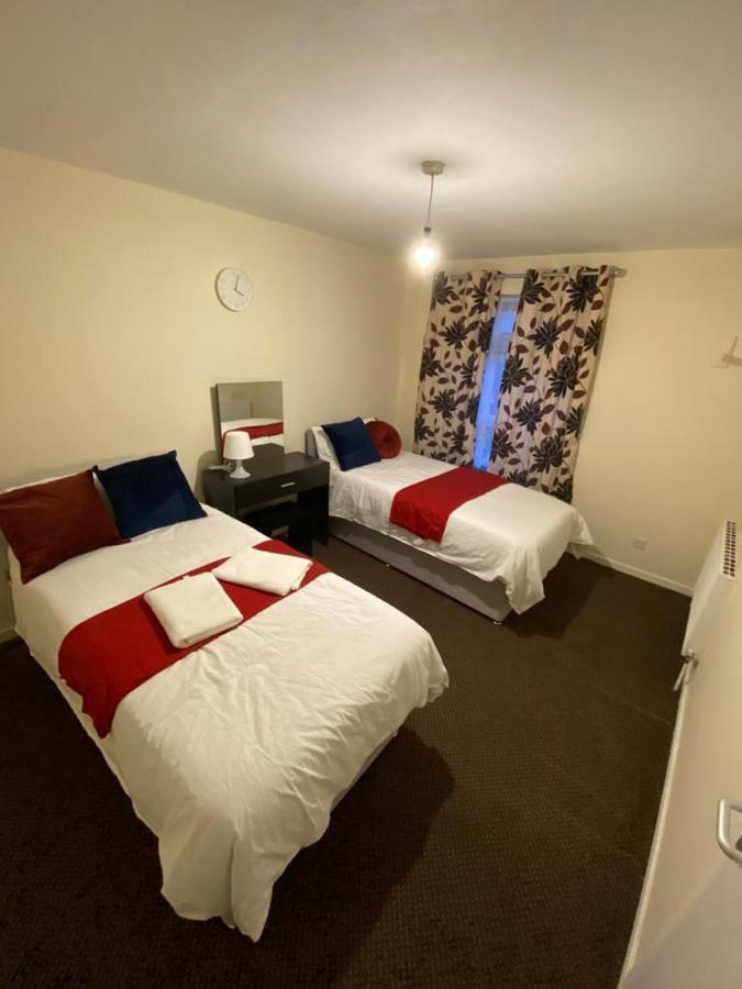 לונדון 2 Bedroom Lovely Apartment In Woolwich מראה חיצוני תמונה