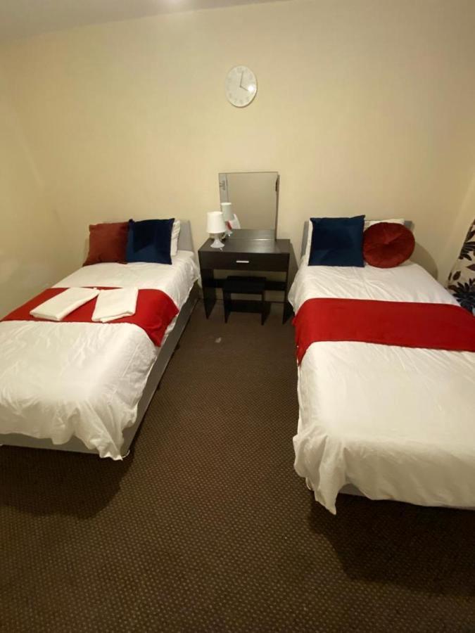 לונדון 2 Bedroom Lovely Apartment In Woolwich מראה חיצוני תמונה