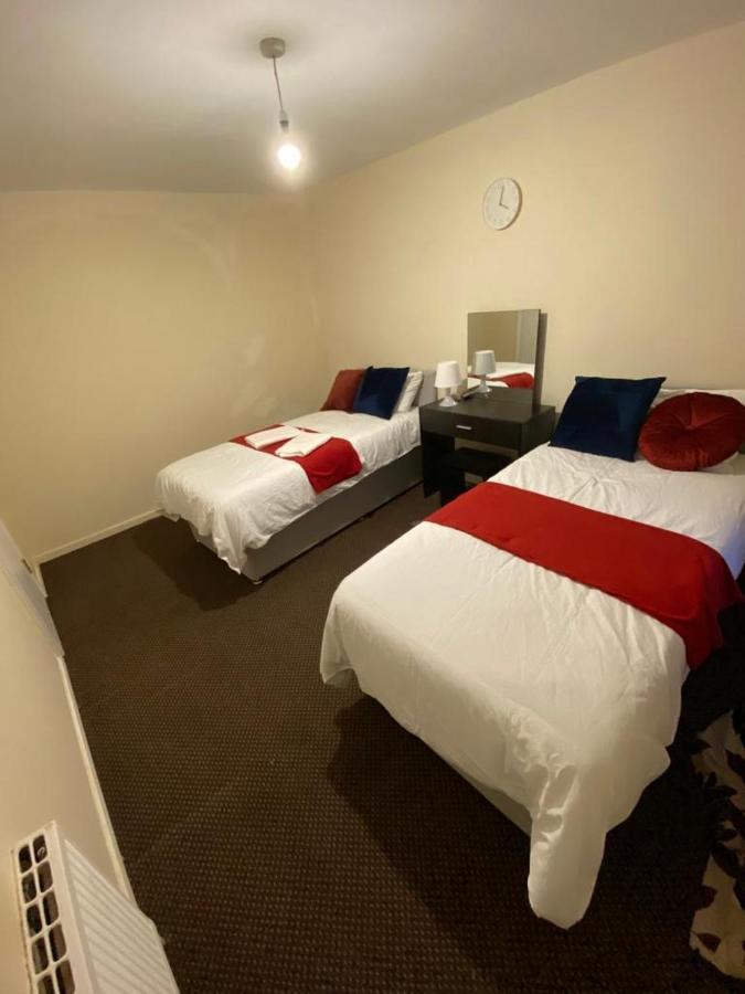 לונדון 2 Bedroom Lovely Apartment In Woolwich מראה חיצוני תמונה